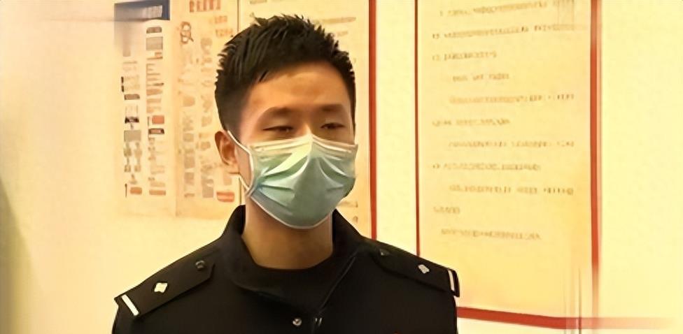 小伙偷拍50岁大妈后续,小伙偷手机被大妈发现并训斥