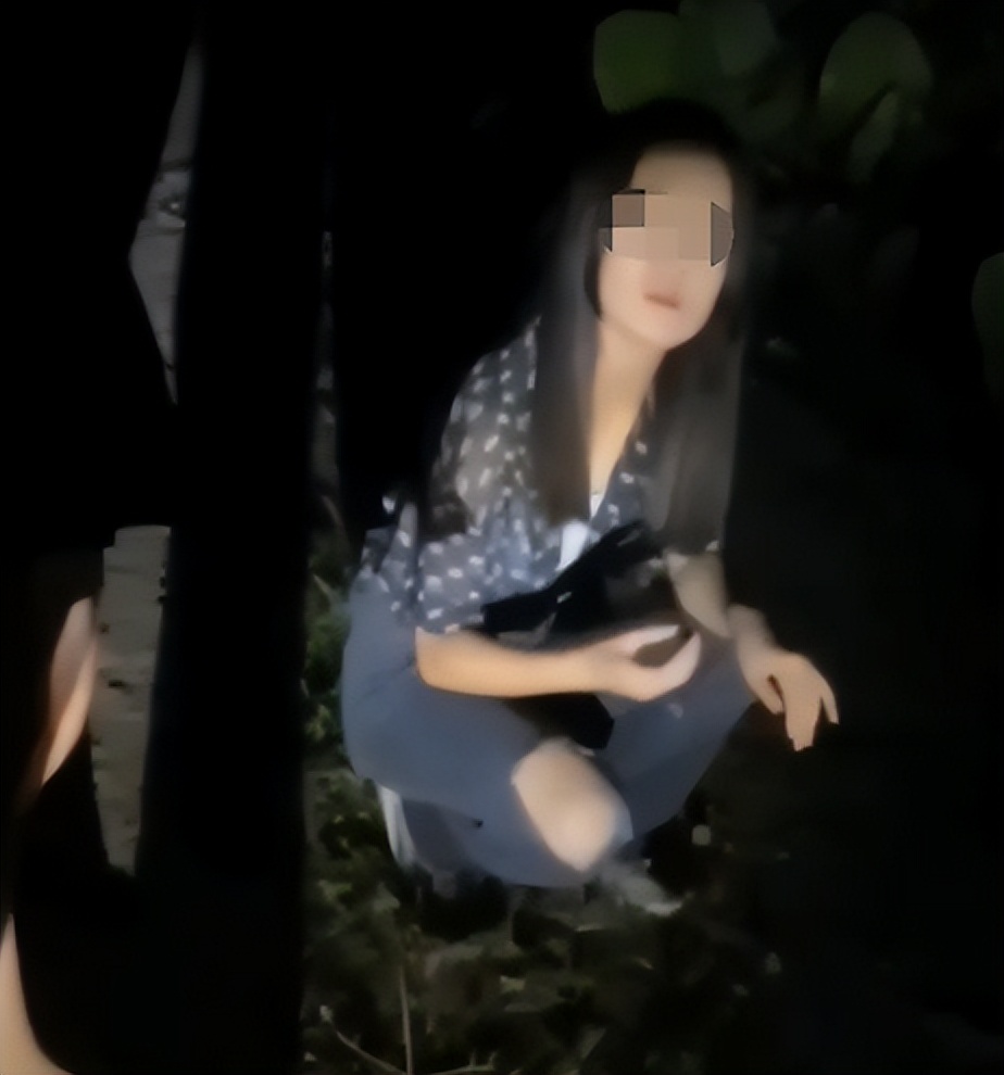 又见校园霸凌！8分19秒视频爆出，脱衣，烟头烫身体，太可恨！