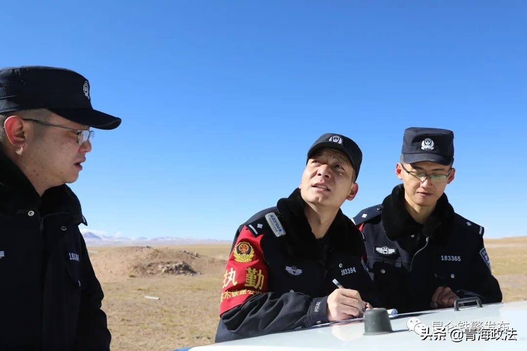 许显龙：热血铸警魂忠诚保平安