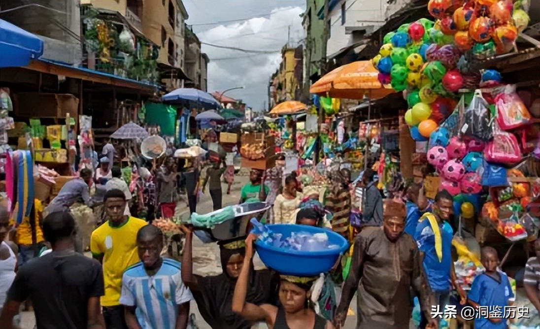2018年非洲“先知”卖万能神药,用柠檬水兑汽油,一年狂捞1000万