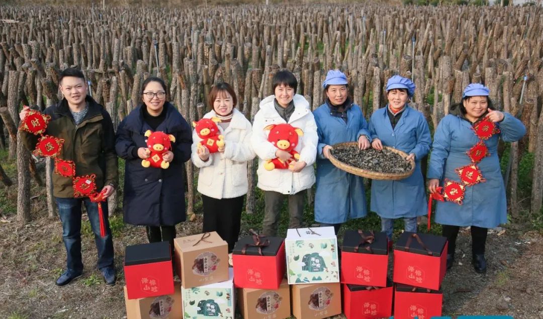 90后大学生回乡带村民致富,汶川80后女孩放弃工作回乡创业