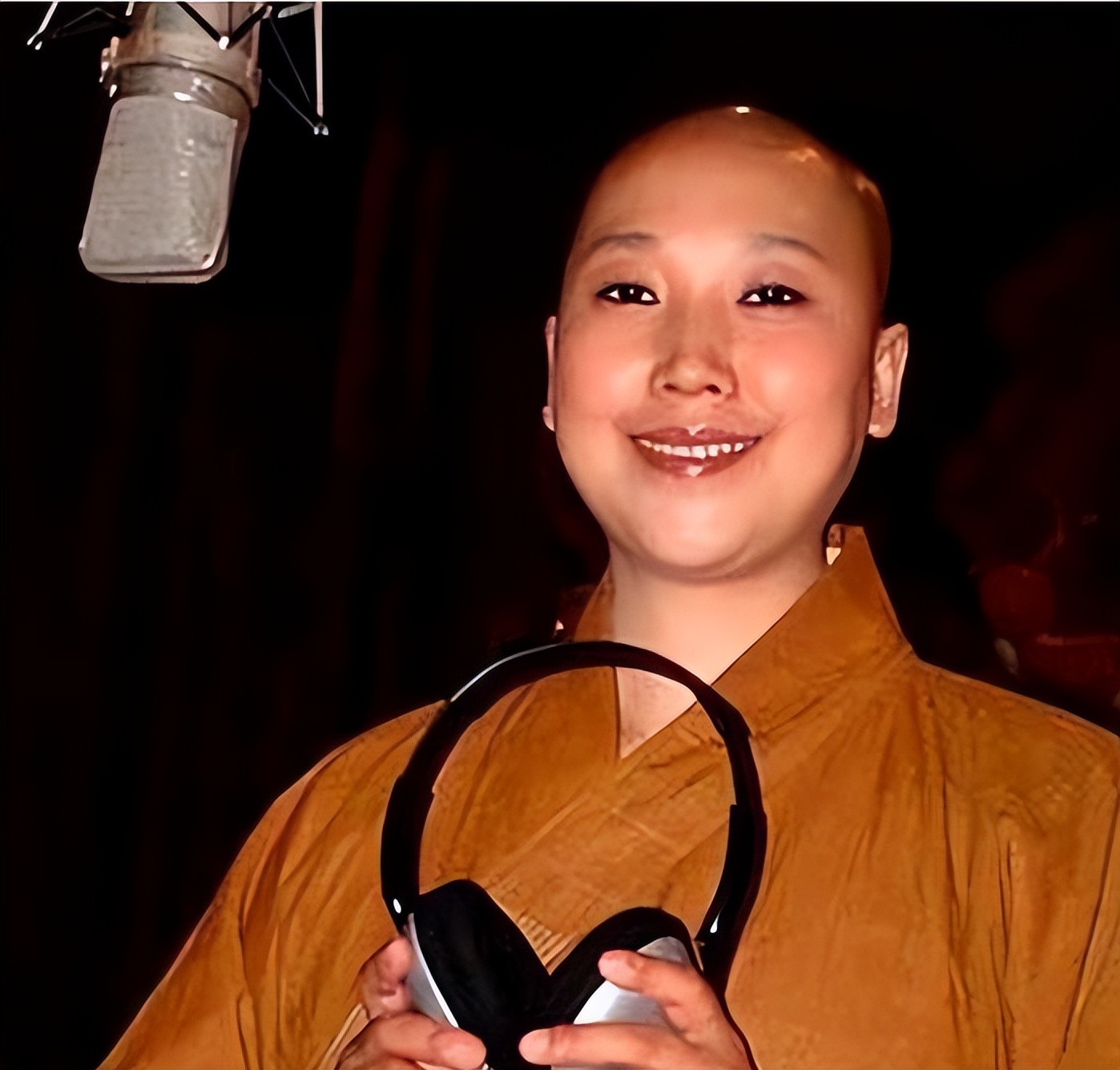 歌手李娜出家后的生活,歌手李娜出家后近况