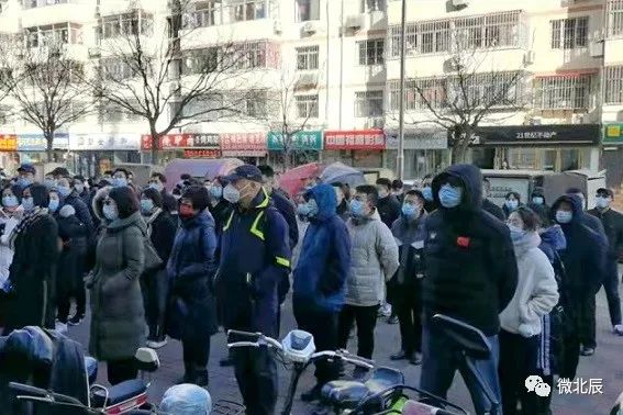 基层干部连续奋战在抗疫一线,党员干部齐出动强化社区疫情防控