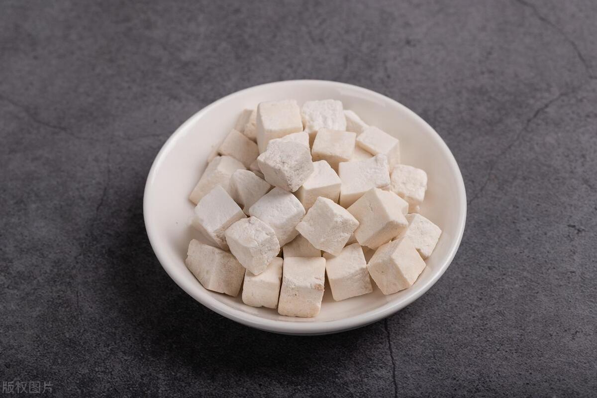 表妹疑惑的问我:中医也能治痘痘吗?