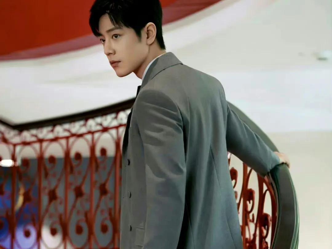 gucci活动肖战服饰,米兰时装周gucci手写邀请函肖战