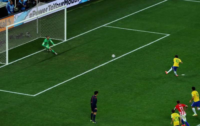 足球小知识有什么,足球知识点球简要介绍