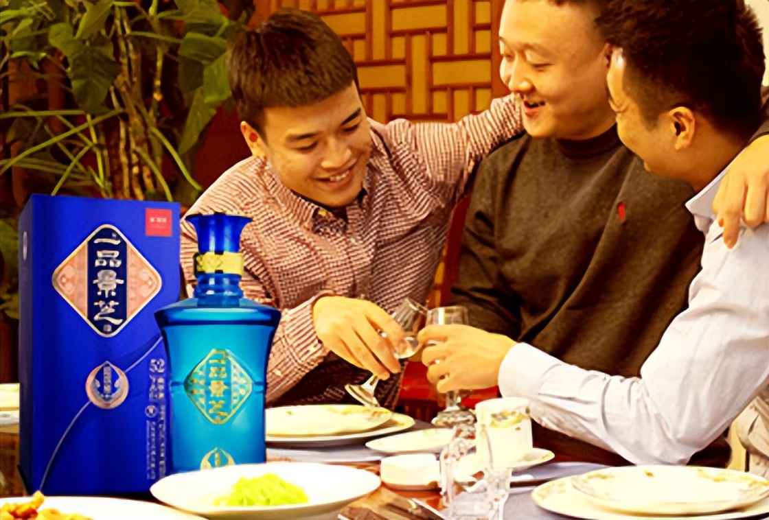 男人过了30岁就别天天喝饮料了,男人过了50岁就不要乱喝酒