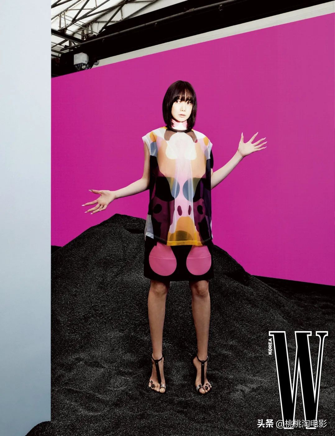 裴斗娜连衣裙,裴斗娜短发造型拍过的剧