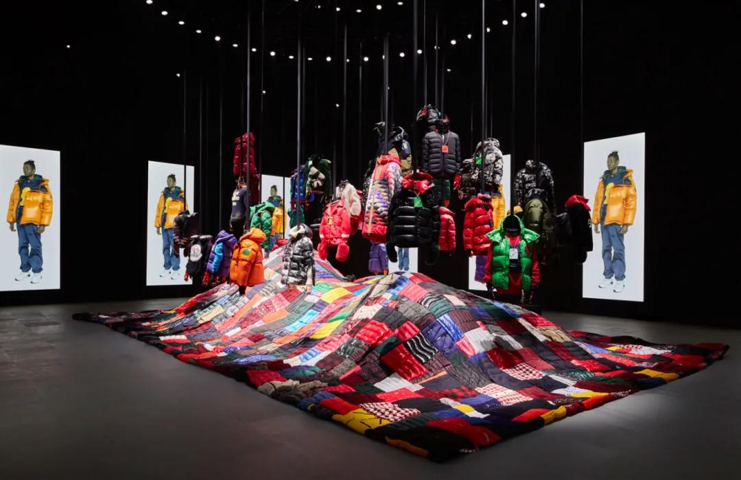 上万元加拿大鹅羽绒服网店仅售50,moncler经典款羽绒服