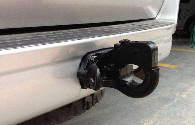 拖车钩断裂伤人,越野车救援绳伤人