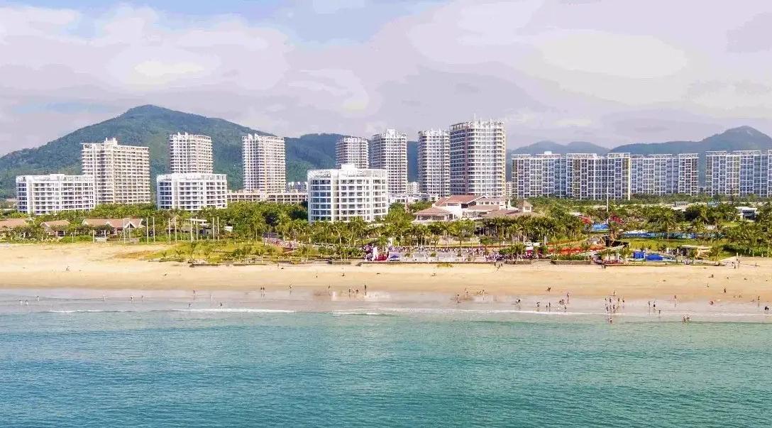 海南三亚一个美丽的海岛城市,海南这个号称小三亚的小城