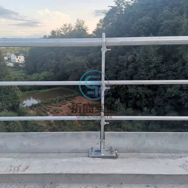 方钢栏杆生锈怎么处理,铁栏杆生锈怎么处理