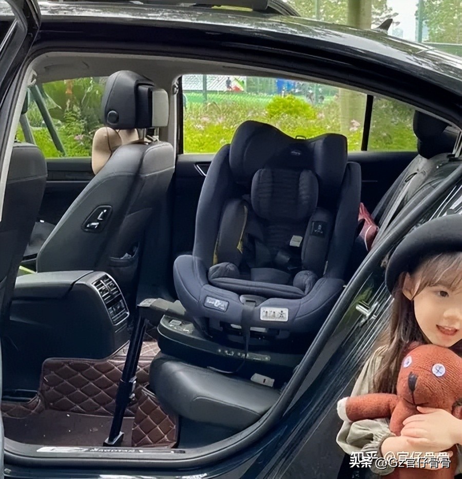 刚出生的小孩能坐汽车安全座椅吗,一出生就可以坐安全座椅吗