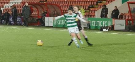 女足3比2绝杀韩国,亚洲足坛疯狂1夜中国女足2战12-0