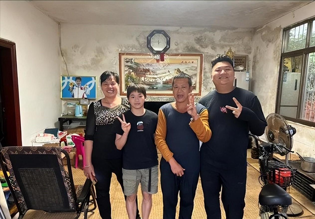 全红婵夺冠后如今怎样了,全红婵意外落选引发争议