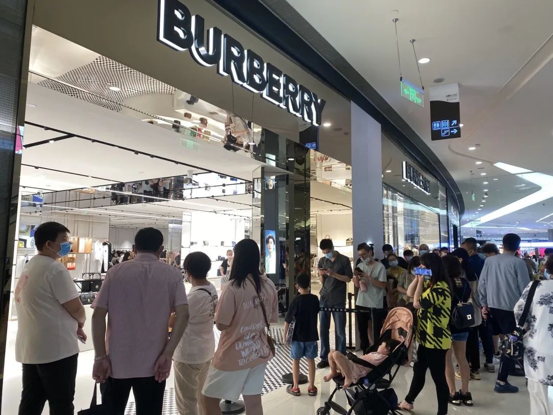 专访中免总经理：疫情双刃剑下，免税生意怎么做