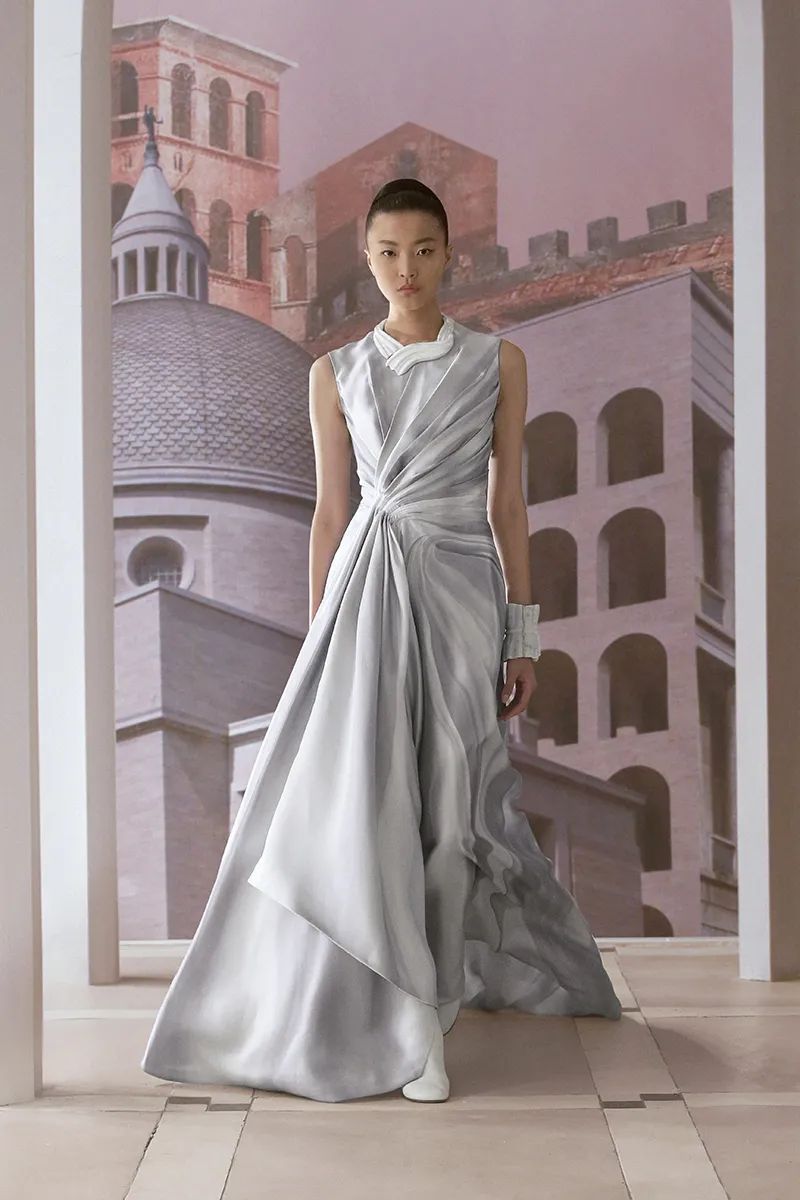 2023年明星穿过的高定,又大又繁琐的高定系列