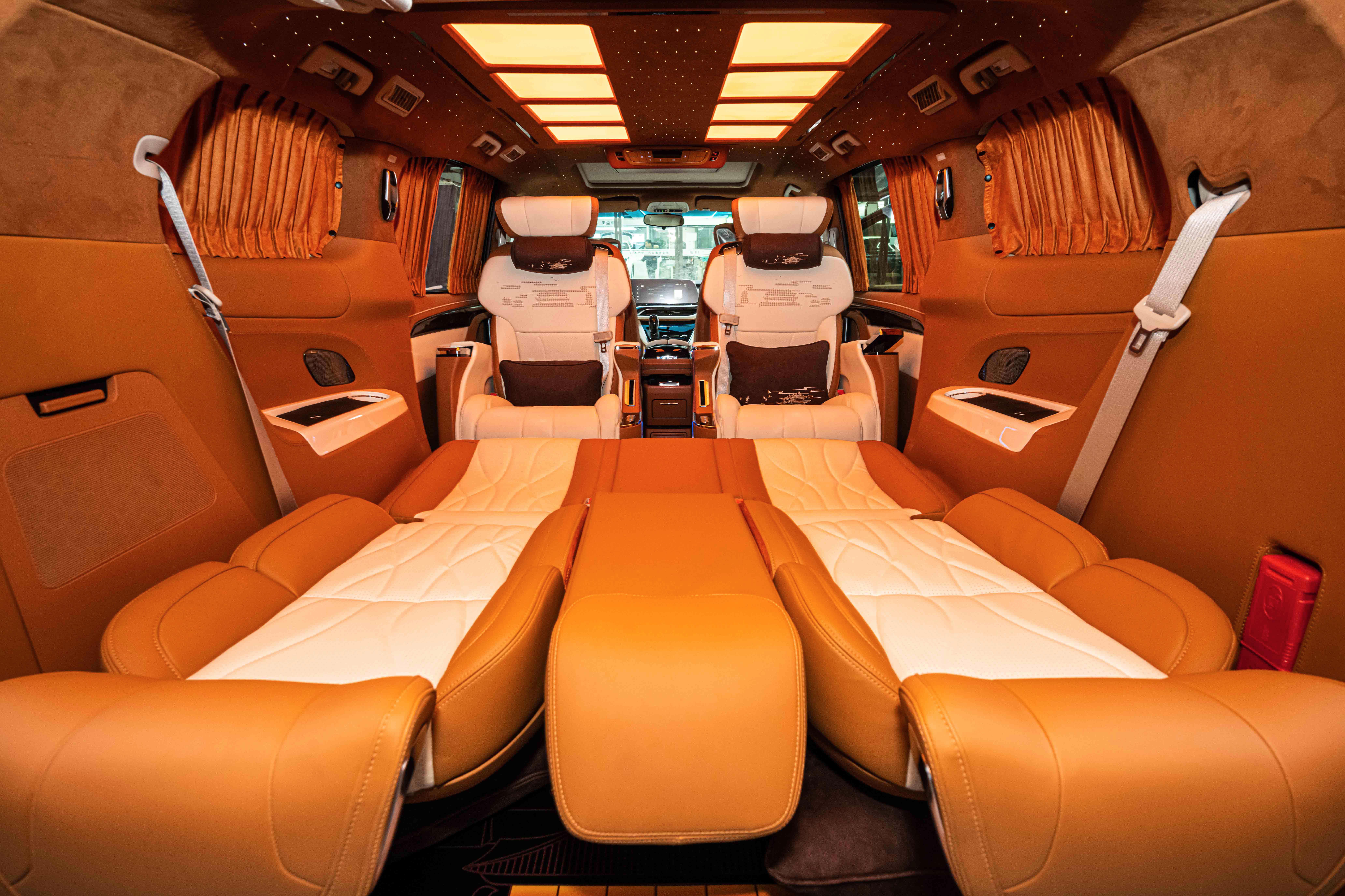 别克gl8改装大唐盛世,别克gl8大唐盛世帝王蓝