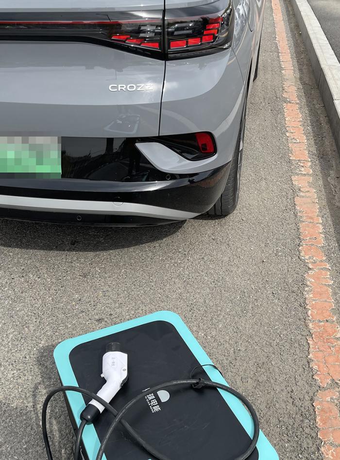 可以自己无线补电的充电宝,电车天冷充不上电怎么加装电池包