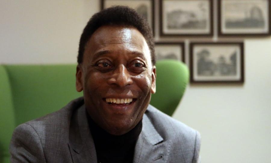 全世界足球联赛悼念贝利,贝利对梅西和c罗的评价