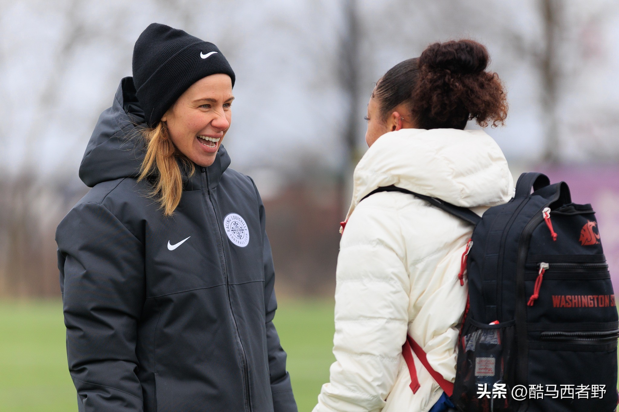 王霜错过路易斯维尔女足赛季前训练，职业与非职业管理的冲突