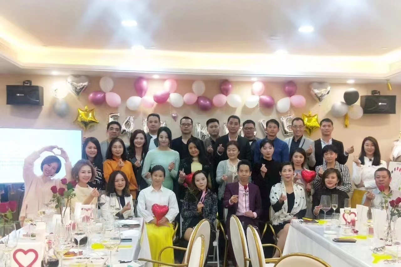 这个中国男人把相亲做到极致，1.4亿单身男女，需解决婚姻问题