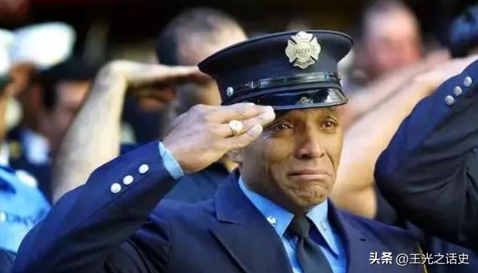 我不为911哭泣，因为我不是美国人；我也不会嘲笑911，因为我是人