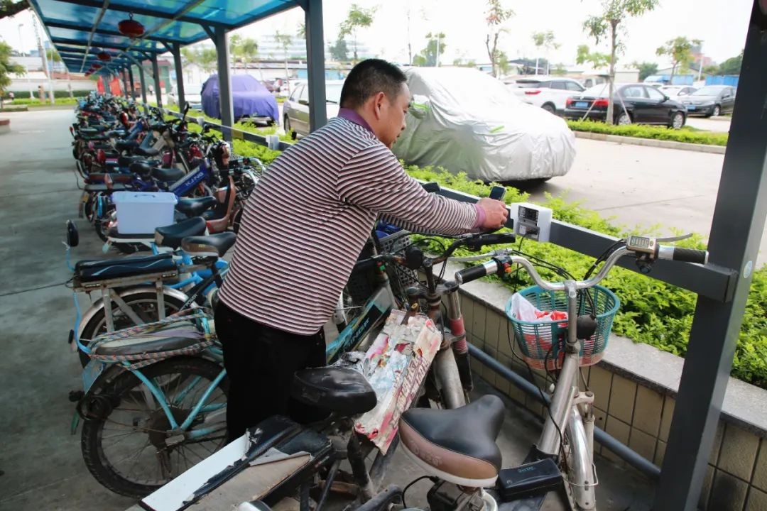 雅迪电动车怎么充电不伤电池,这几种充电方式最伤电瓶