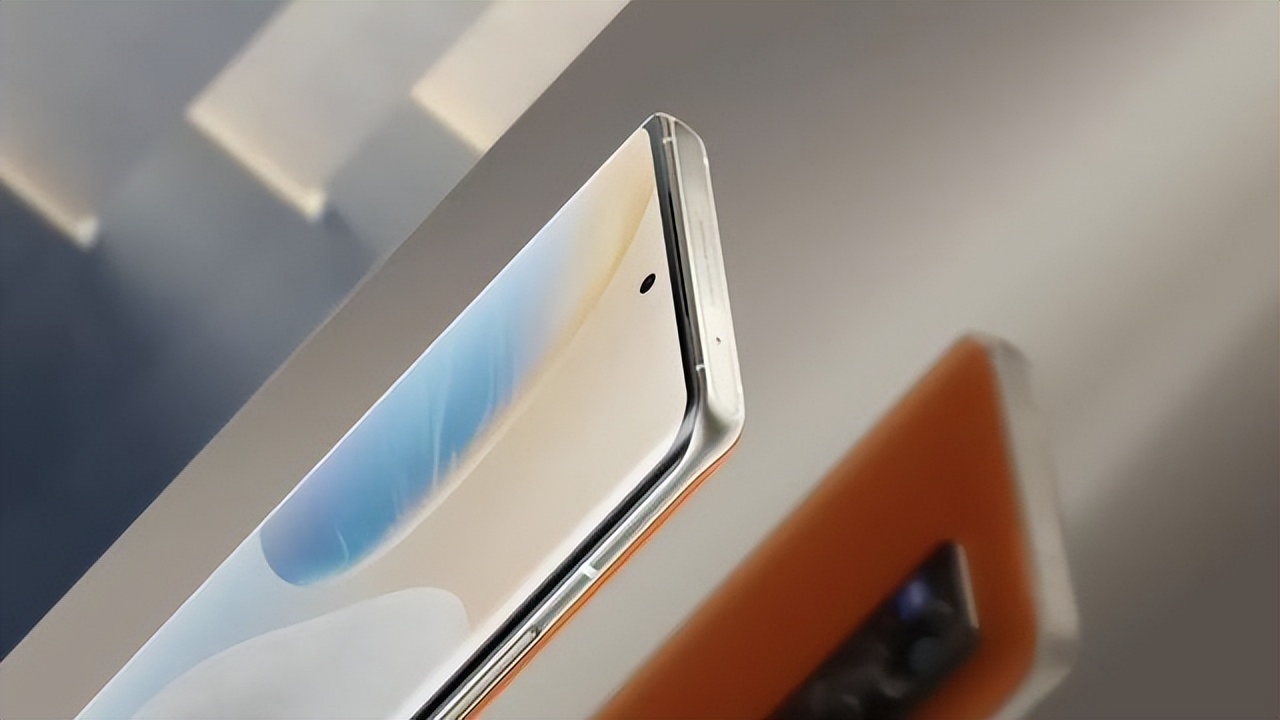 水凝膜和钢化膜哪个比较好,水凝膜和钢化膜到底哪个好用