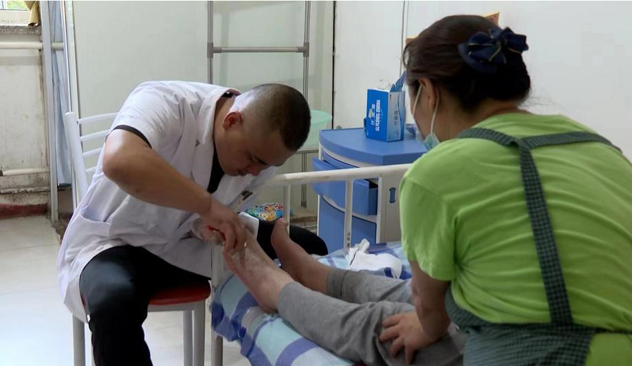 爱老助老剪纸,关爱老人义剪公益活动