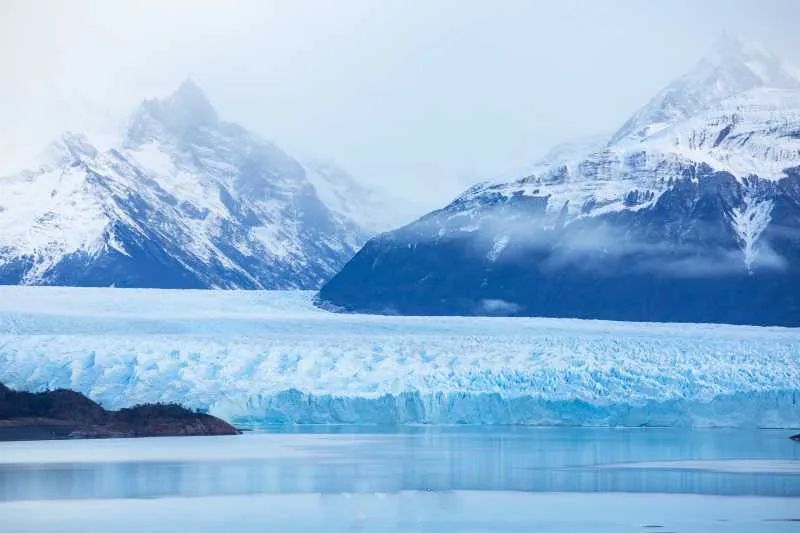 离中国距离最远的国家,距中国最远和最近距离的国家