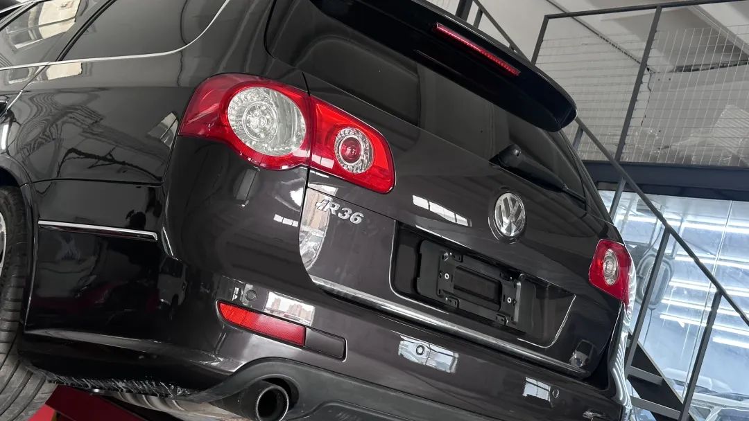 r36翻新改造全过程,大众r36这么老的车怎么还卖这么贵