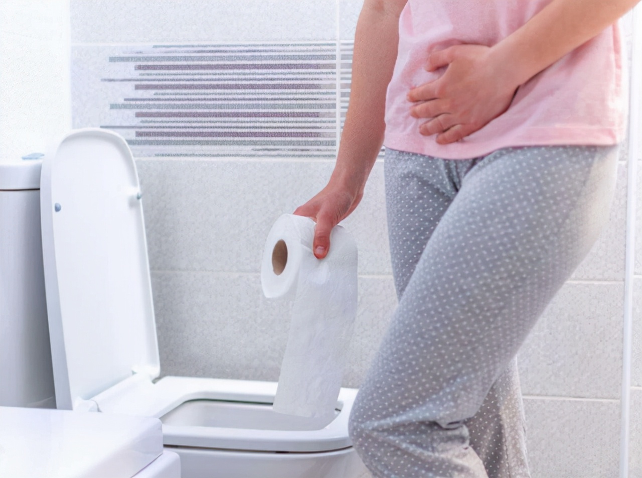 大便前头干硬后头软,上厕所大便前面硬后边软