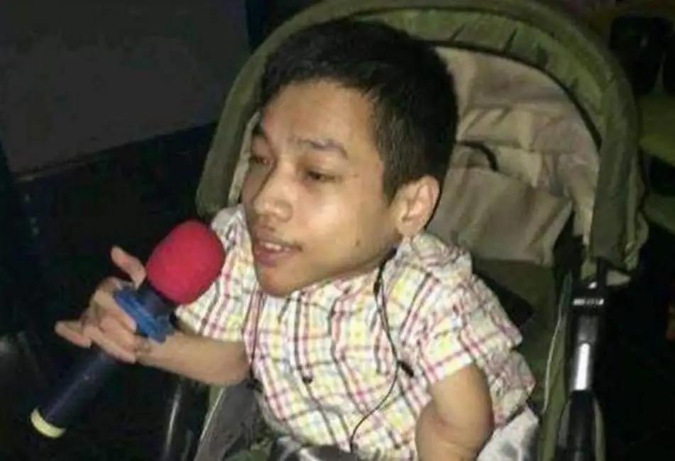 广东小伙李创利：身高80厘米，身价过亿娶美娇妻，如今怎么样了？