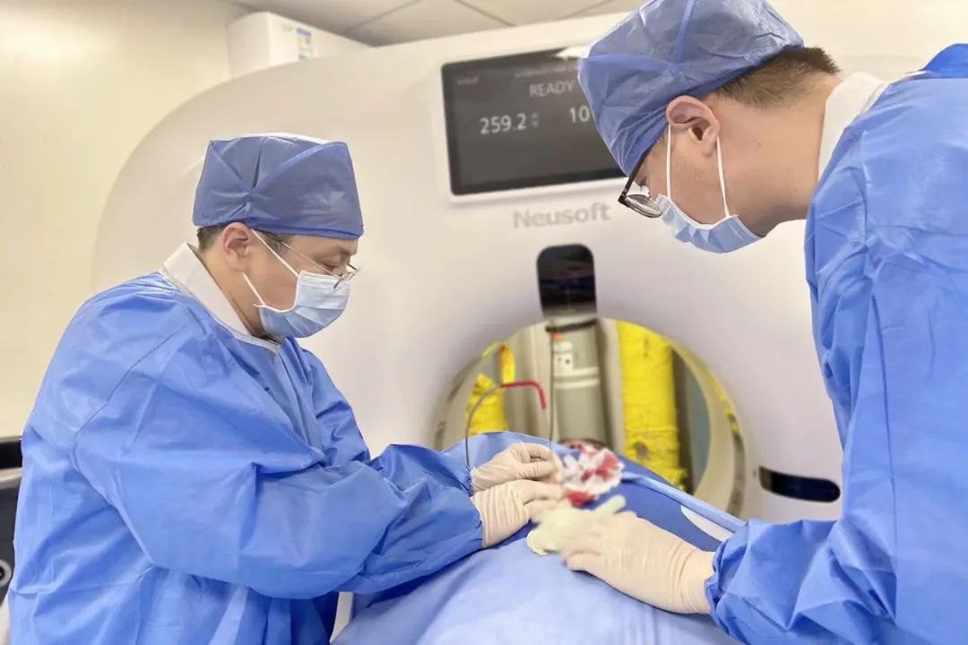 肝癌心脏转移,肝左叶巨块型肝癌微创手术