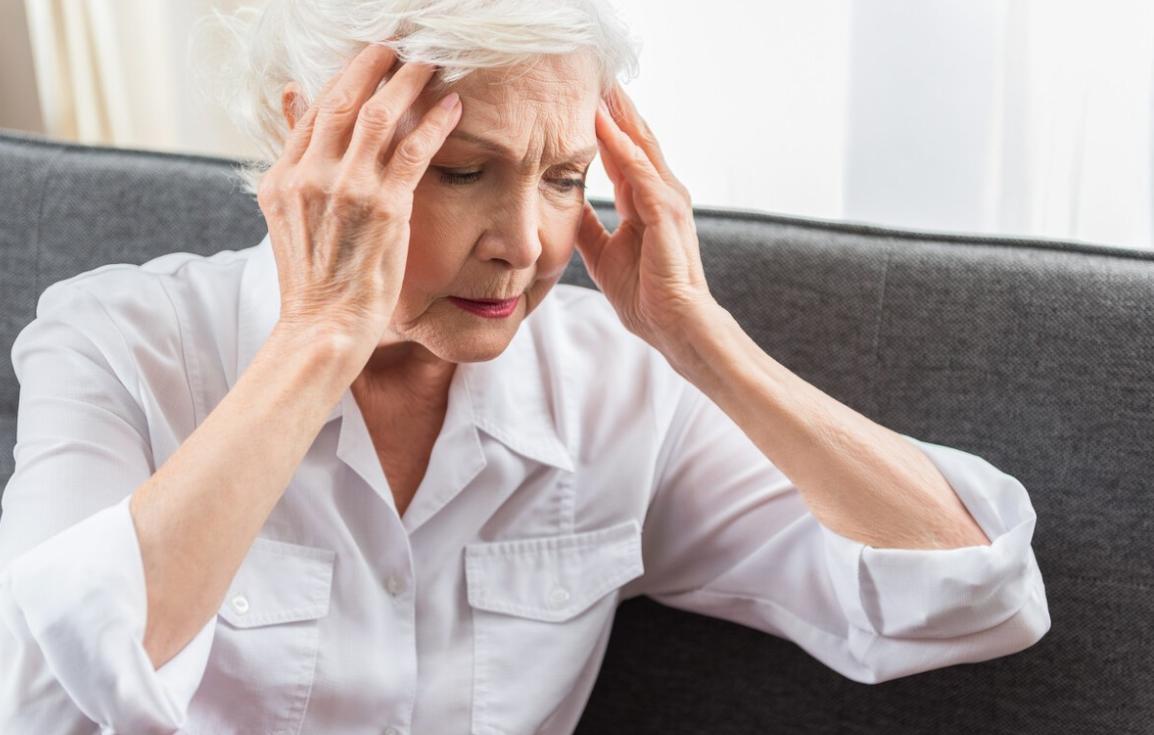 老年人为什么凌晨四五点钟容易醒,老年人半夜总是失眠怎么办