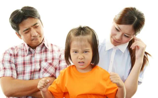 被孩子气哭的家长怎么安慰,被自己初三孩子气哭感觉很绝望