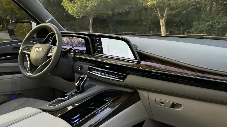 凯迪拉克凯雷德2023款内饰,凯迪拉克全尺寸纯电suv凯雷德