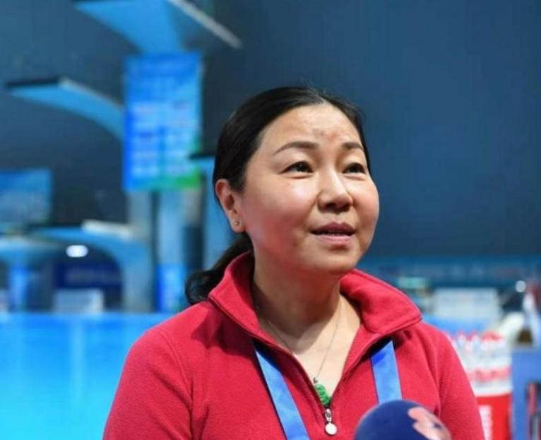 郭晶晶失误周继红,周继红伏明霞郭晶晶田亮