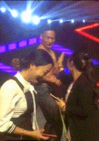 瓒呯煭鍐呮兜绗戣瘽瀵硅瘽,缁忓吀绗戣瘽涓嬬彮鍥炲璺笂