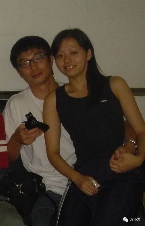 妈妈与女婿隔空互撕，“海豚公主”的虐心情史