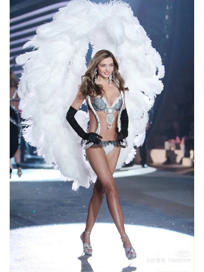 米兰达可儿街拍整合,米兰达可儿近况