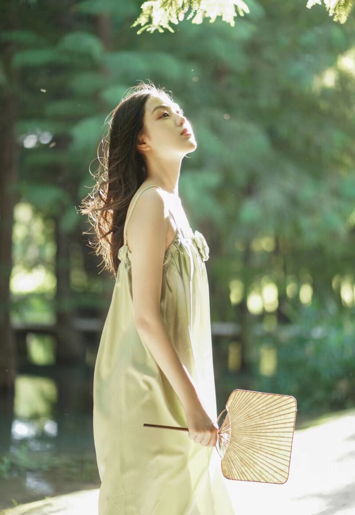 侧脸照怎么拍出高级感照片,五个拍照构图法