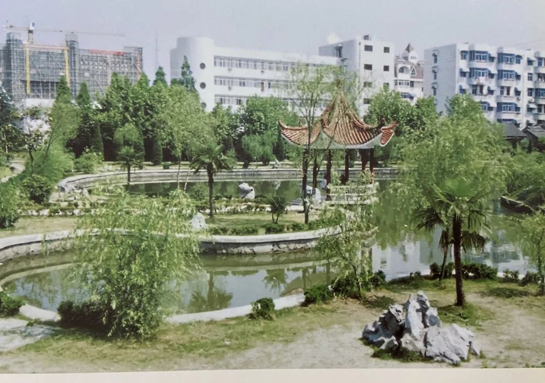 一秒穿越回到小时候,一秒穿越到高中