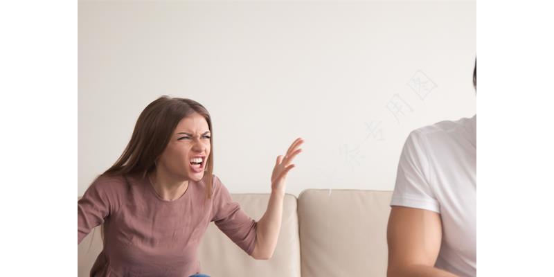 “我嫂子就是欠管教”小姑子挑唆老公打我，老公一巴掌挽救了婚姻