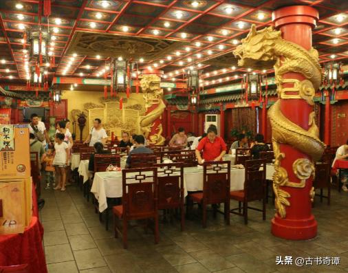 164岁的“狗不理”包子，如今为何卖不动了？食客：你去看看价格