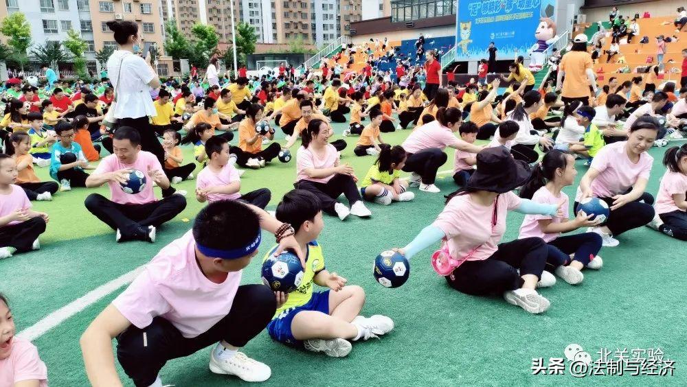 幼儿园亲子足球游戏,濮阳市实验幼儿园亲子嘉年华