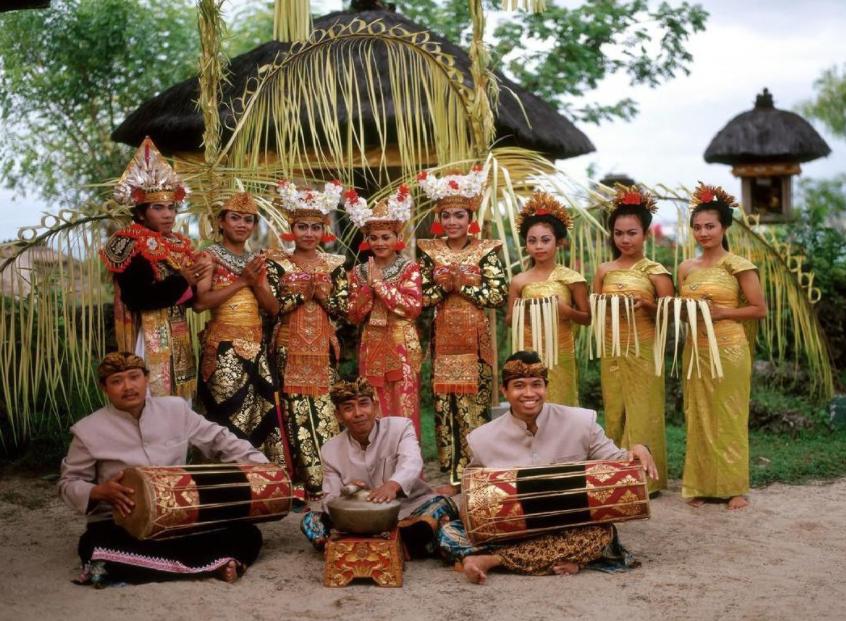 泰国国王普密蓬出行,泰国王室出行