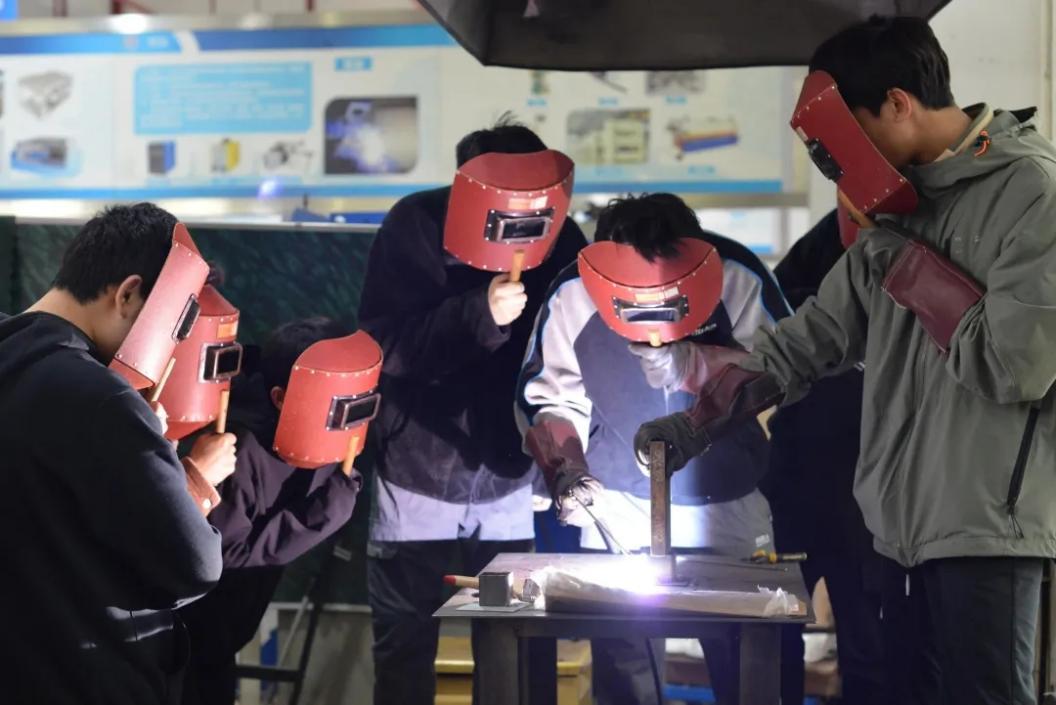 圆梦今夏，筑梦成电|科技人文篇之“科技篇”