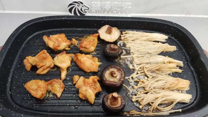 一个电烧烤炉帮你实现烤肉自由,适合在家烧烤的烧烤炉